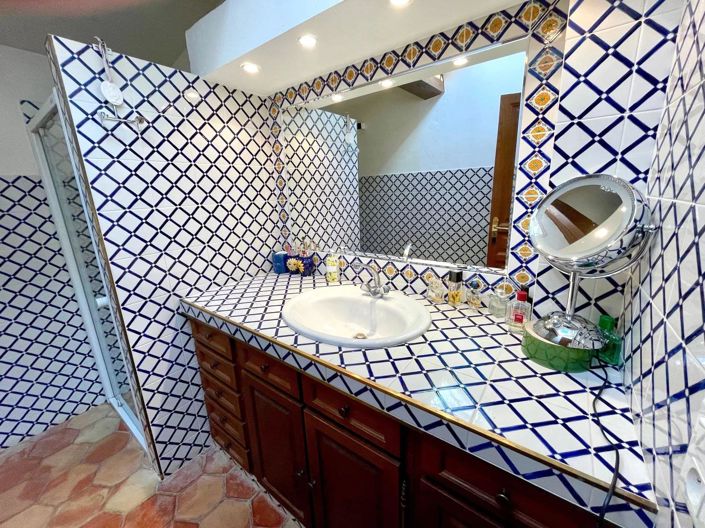 Image No.14-4 Bed House for sale