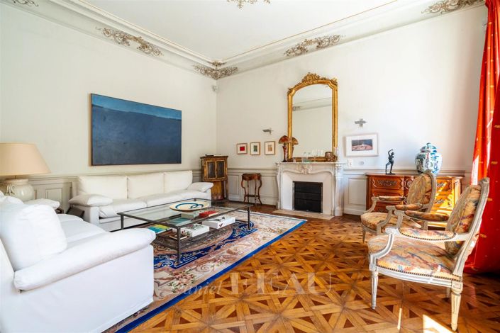 Image No.5-8 Bed House for sale