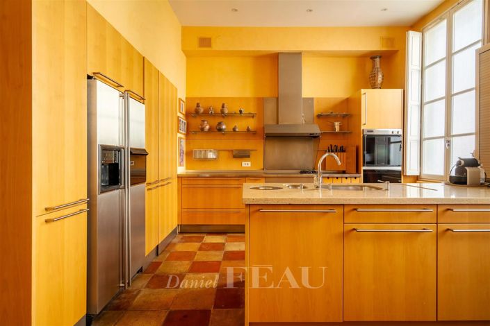 Image No.9-8 Bed House for sale