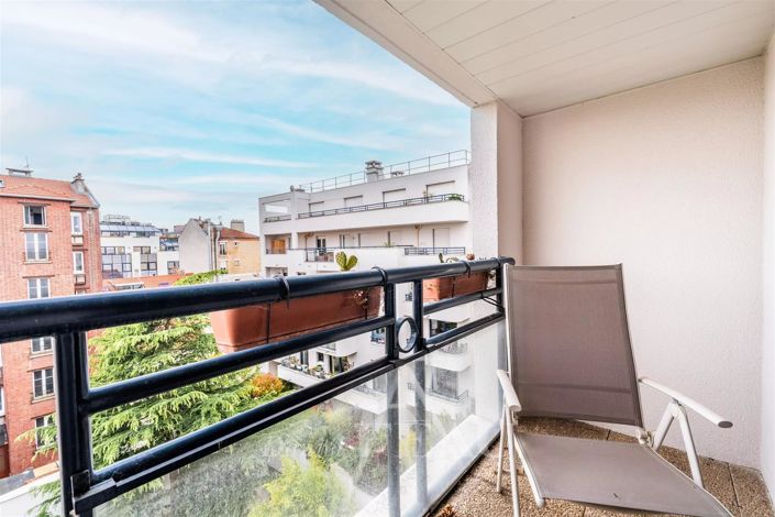 Image No.10-6 Bed Apartment for sale