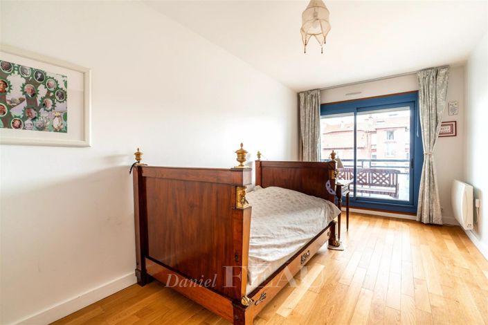 Image No.11-6 Bed Apartment for sale