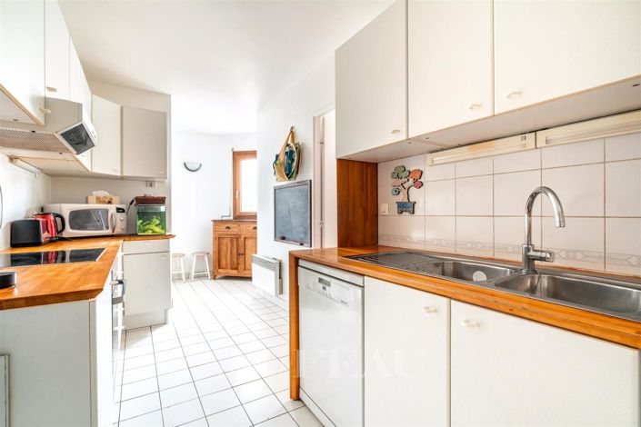 Image No.15-6 Bed Apartment for sale