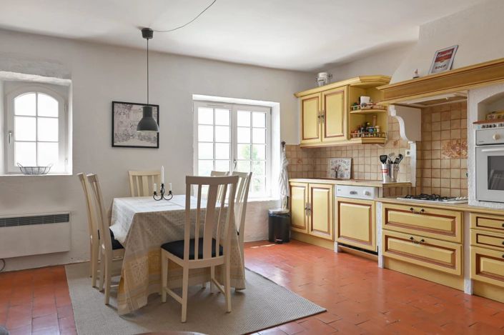 Image No.17-5 Bed House for sale