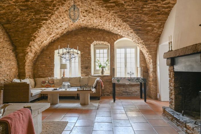 Image No.6-5 Bed House for sale