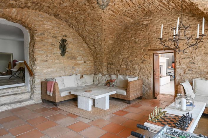 Image No.7-5 Bed House for sale