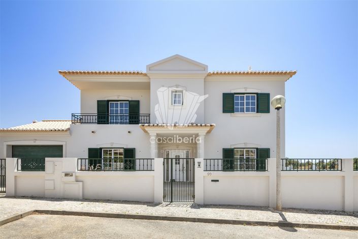 Image No.1-4 Bed House for sale
