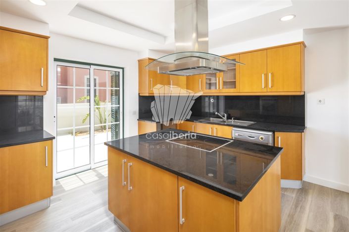 Image No.13-3 Bed House for sale