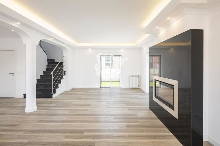 Image No.20-3 Bed House for sale