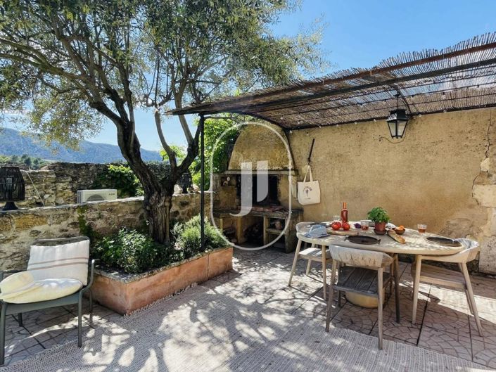 Image No.11-3 Bed House for sale