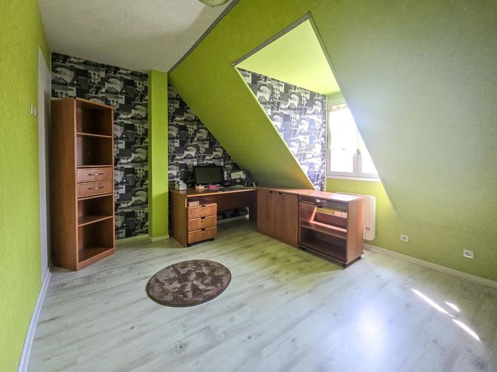 Image No.8-4 Bed House for sale