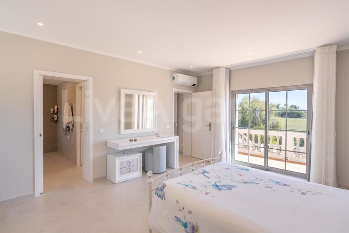 Image No.17-5 Bed House for sale