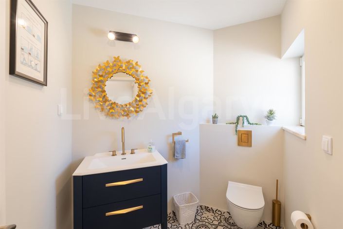 Image No.20-5 Bed House for sale