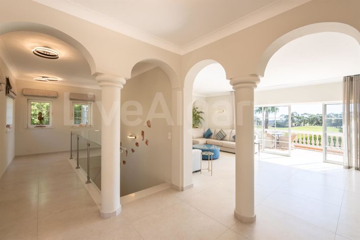 Image No.21-5 Bed House for sale