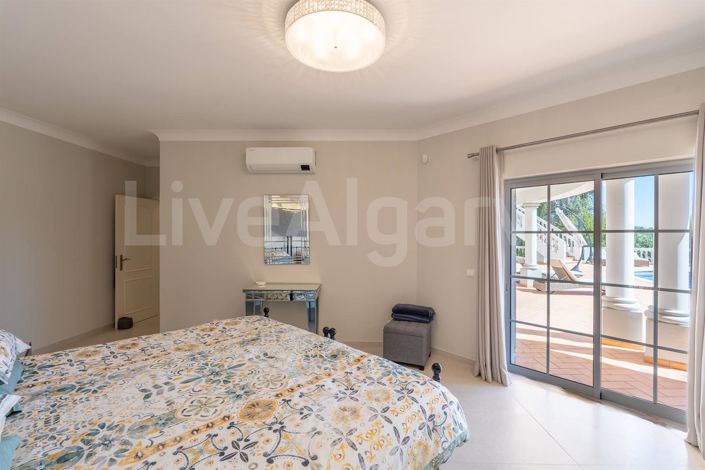 Image No.26-5 Bed House for sale