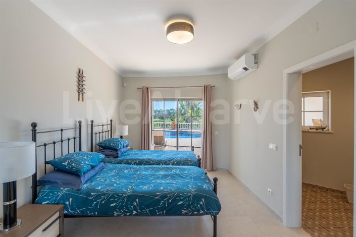 Image No.33-5 Bed House for sale