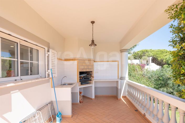 Image No.42-5 Bed House for sale