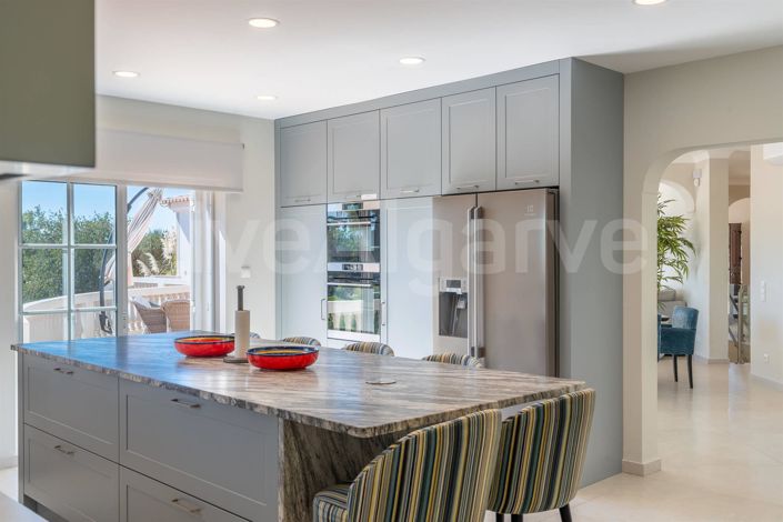 Image No.9-5 Bed House for sale