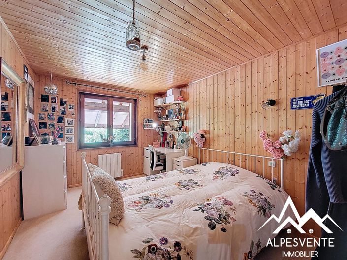 Image No.11-6 Bed House for sale