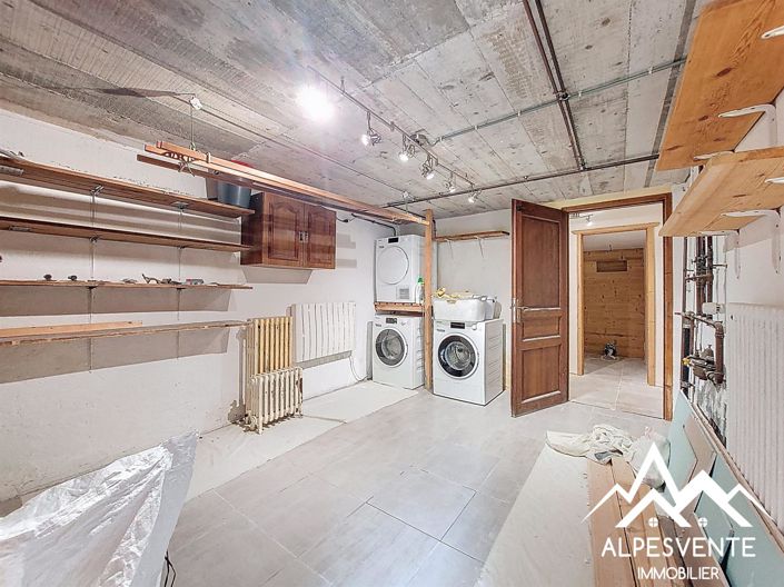 Image No.21-6 Bed House for sale