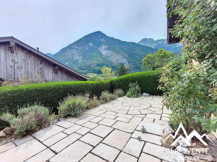 Image No.25-6 Bed House for sale