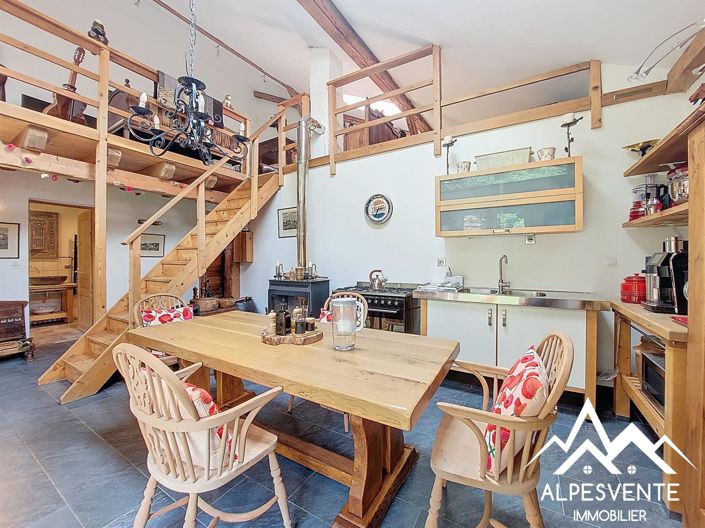 Image No.5-6 Bed House for sale