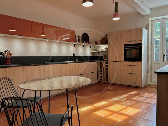 Image No.6-5 Bed House for sale