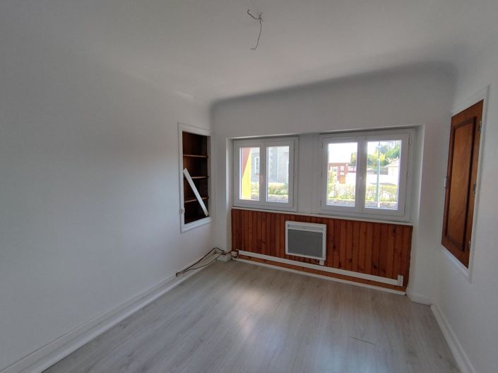 Image No.6-House for sale