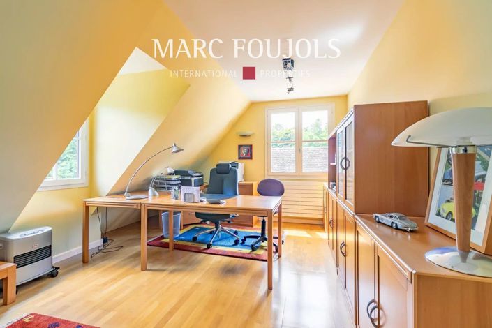 Image No.18-5 Bed House for sale