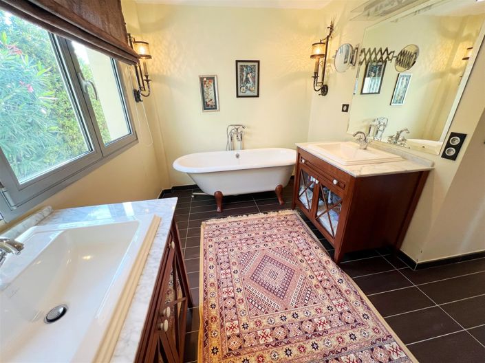 Image No.13-4 Bed House for sale