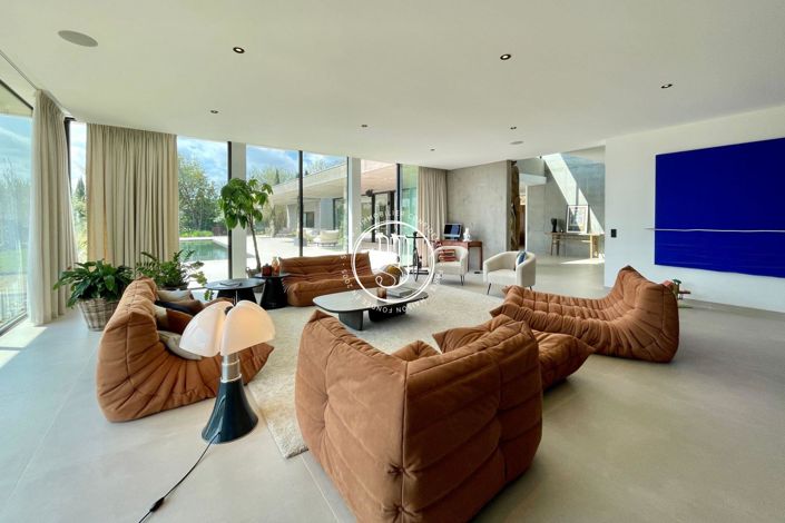 Image No.4-4 Bed House for sale