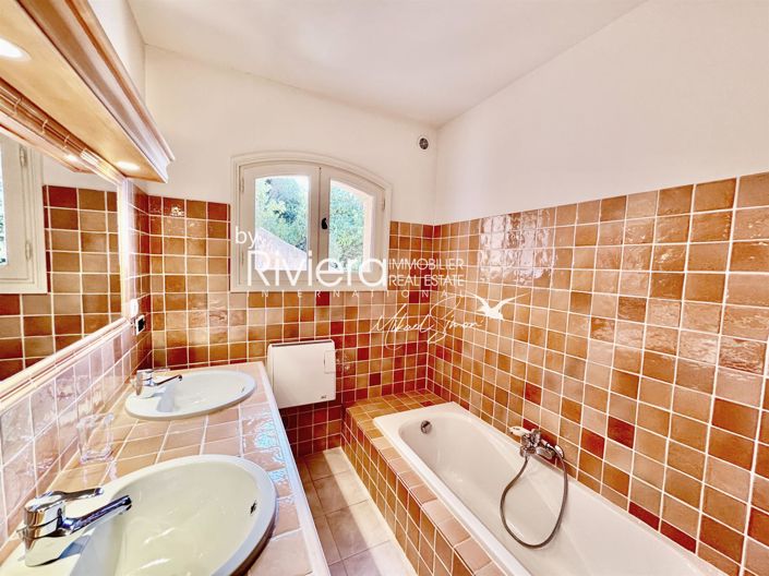 Image No.21-4 Bed House for sale