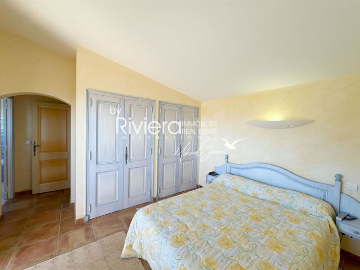 Image No.25-4 Bed House for sale