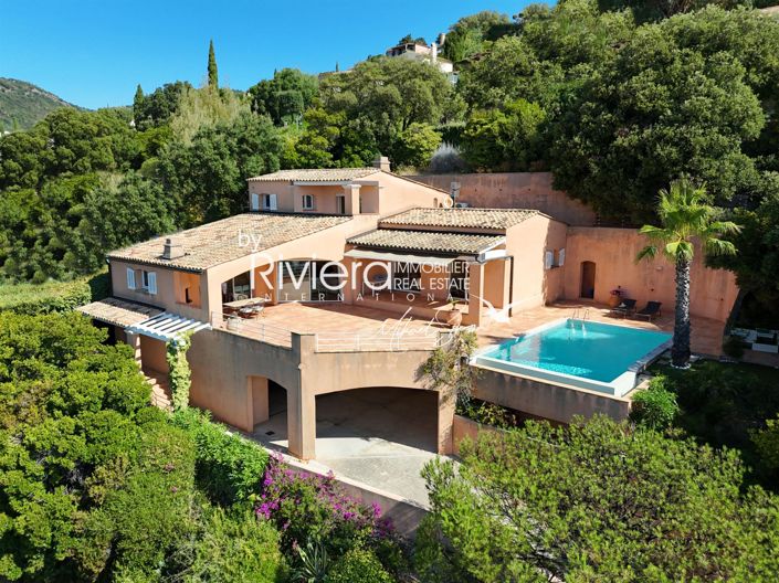 Image No.8-4 Bed House for sale