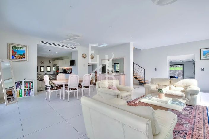 Image No.29-4 Bed House for sale