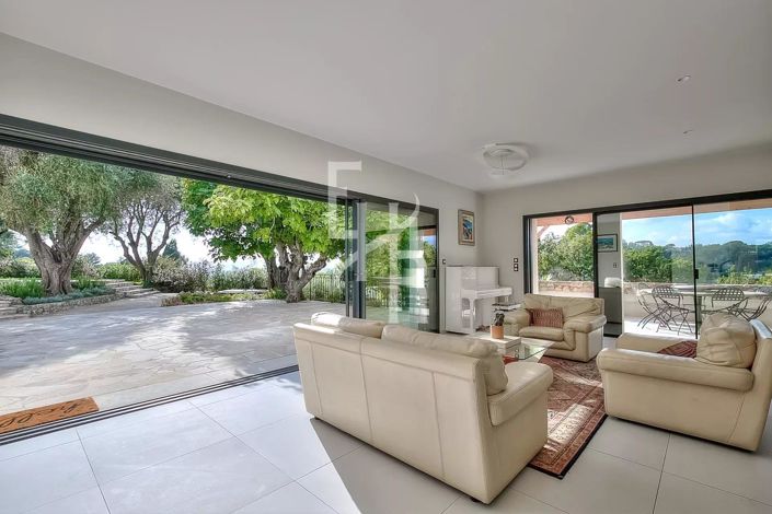 Image No.30-4 Bed House for sale