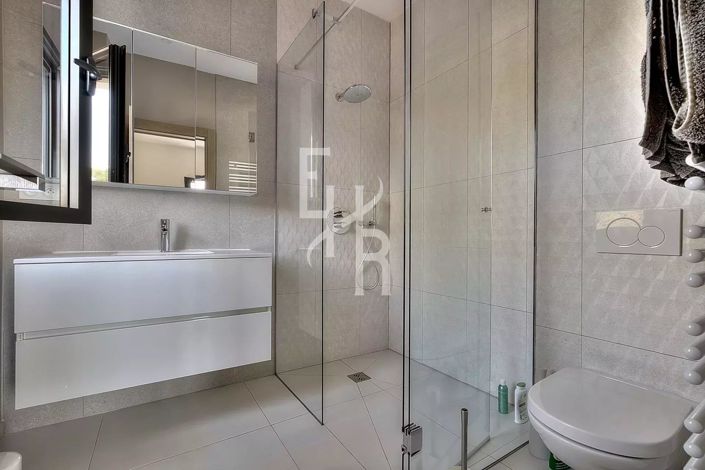 Image No.38-4 Bed House for sale