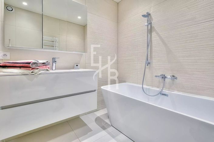 Image No.44-4 Bed House for sale