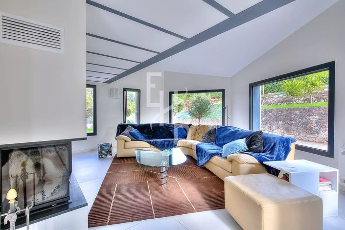 Image No.6-4 Bed House for sale