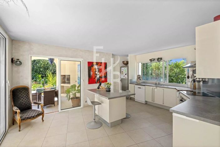 Image No.7-House for sale