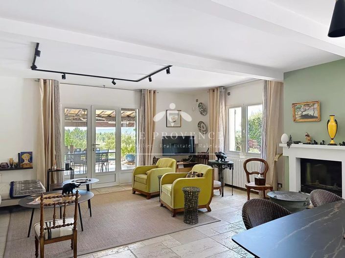 Image No.10-3 Bed House for sale