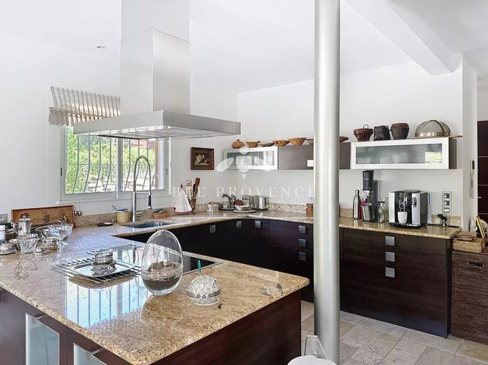 Image No.12-3 Bed House for sale