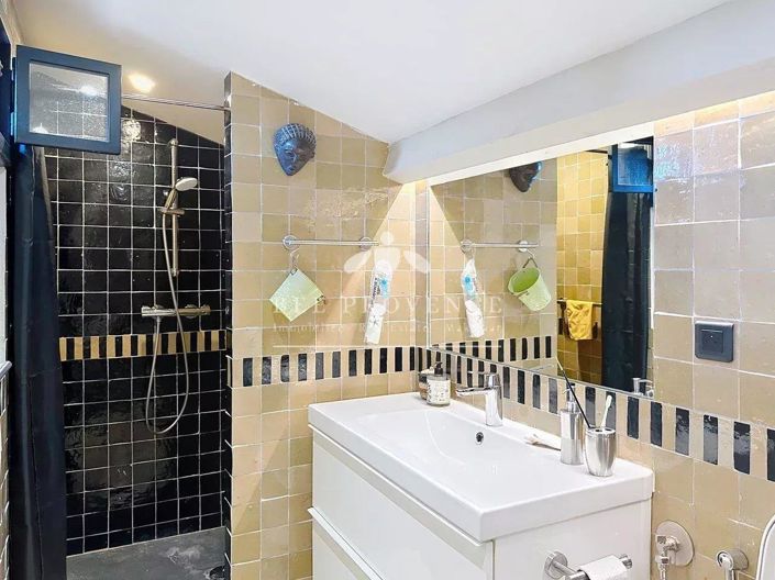 Image No.19-3 Bed House for sale