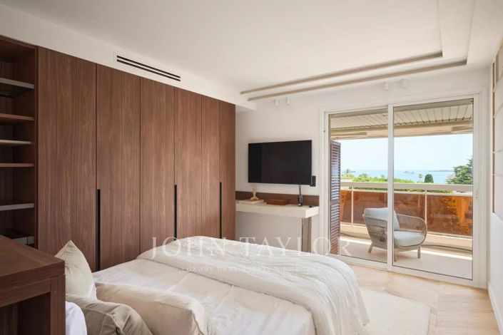 Image No.10-4 Bed Apartment for sale