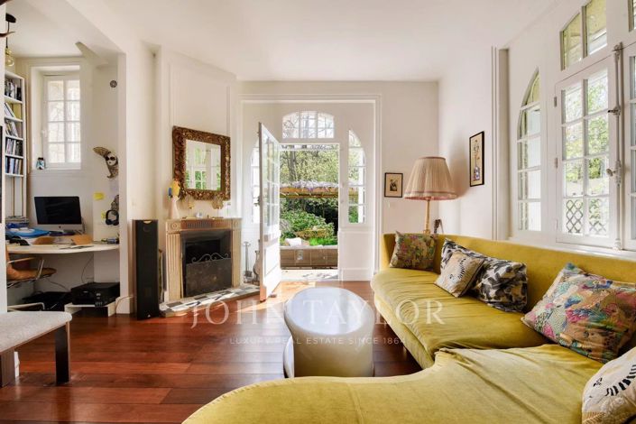 Image No.2-4 Bed House for sale