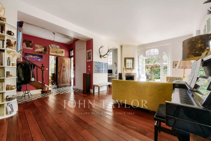 Image No.8-4 Bed House for sale