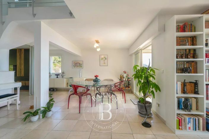 Image No.11-4 Bed Apartment for sale