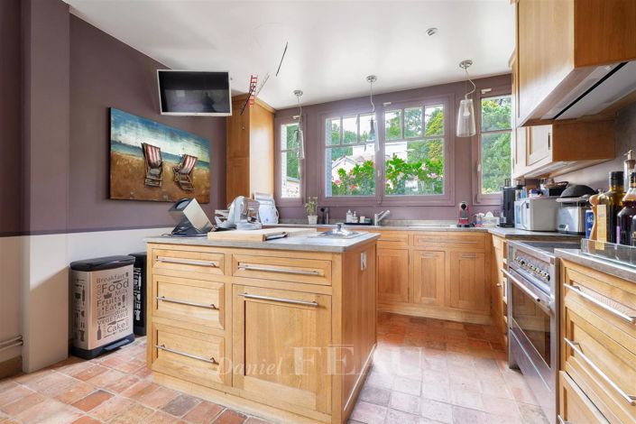 Image No.6-4 Bed House for sale