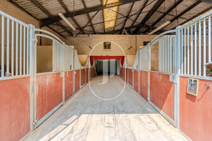 Image No.15-4 Bed House for sale