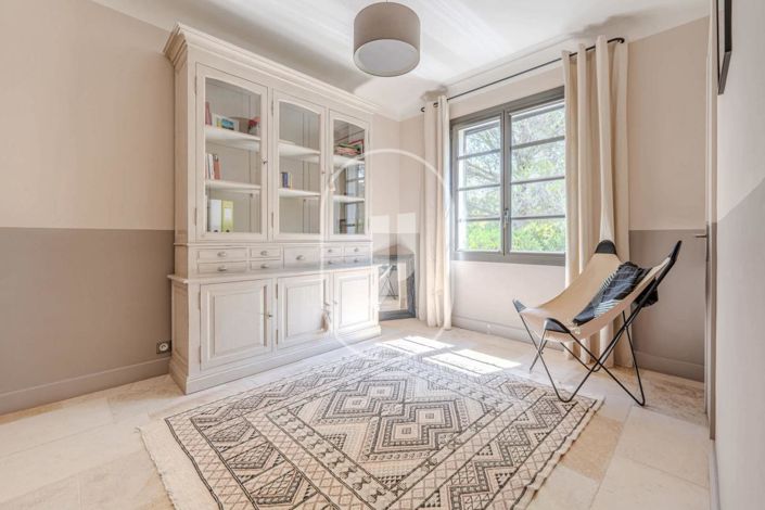 Image No.9-3 Bed House for sale