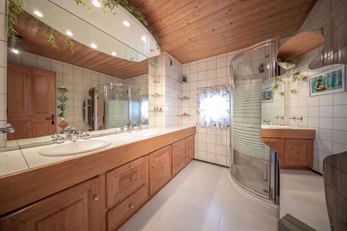 Image No.17-5 Bed House for sale